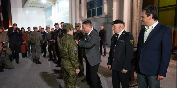 Ushtarët e FSK-së kthehen nga Turqia, Mehaj: Ju jeni 42 heronjtë tanë!