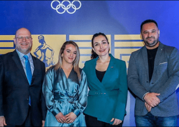 Hovenier takohet me Distria Krasniqin: Ishte nder