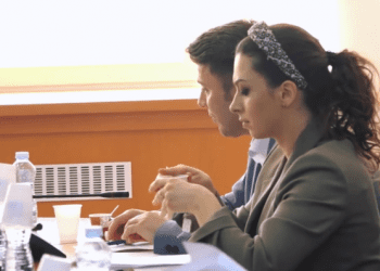 Kica-Xhelili: Deputetja e VV-së bëri “skandal amator” në përfaqësimin tonë në politikë të jashtme