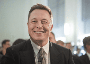 Një postim në Twitter e dergoi para trupit gjykues, Elon Musk shpallet i pafajshëm
