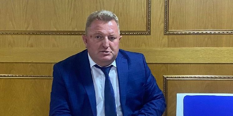 Berisha i kundërpërgjigjet Haxhiut me një video të luftës: Po ministreshë, i kam duart me gjak