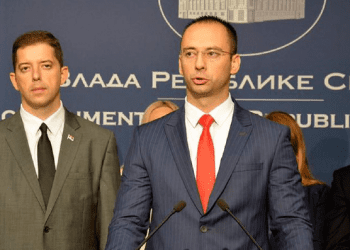 Simiq: Presidenti Vuçiq në Bruksel do të “luftojë” për Asociacionin