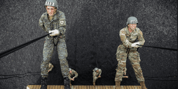 Garda Kombëtare e Iowa-s uron Pavarësinë e Kosovës