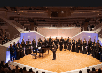 Kori kosovare me performance mbresëlënëse në Filarmoninë e Berlinit