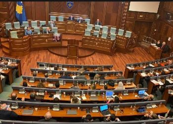 63 deputetë i thanë “po” koeficientit 105 euro