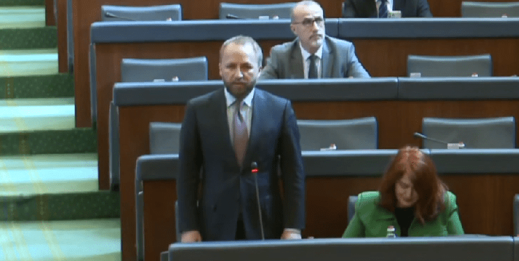 PDK bojkoton seancën e Kuvendit si shenjë revolte për koeficientin e pagave