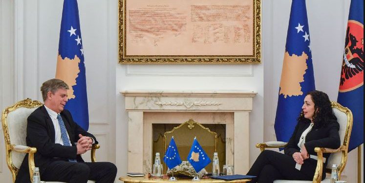 Detaje nga takimi në mes presidentes Osmani dhe shefit të EULEX-it