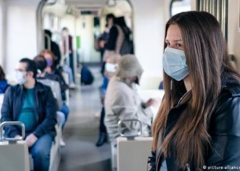 Gjermania heqë detyrimin për mbajtjen e maskave në trasnportin publik