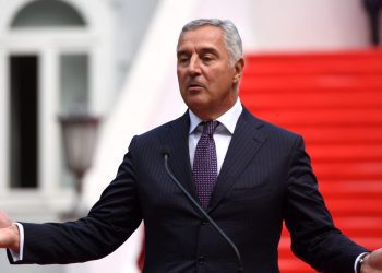 Milo Gjukanoviq nuk dorëzohet kandidohet për herë të 2-të president të Malit të Zi