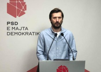 Nushi për Kurtin: Kushtet e Zajednicës i ka hanger për kafjall