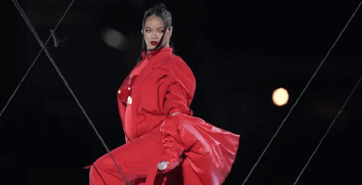 Çfarë ndodhi që Rihanna nuk u pagua për performancën e saj në “SuperBowl”