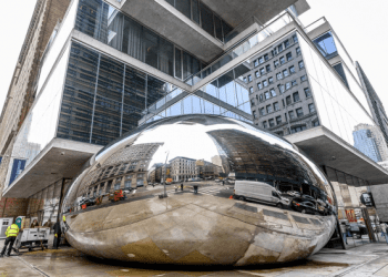 Kushtoi 10 milionë dollarë, kjo është skulptura interesante në rrugët e New Yorkut