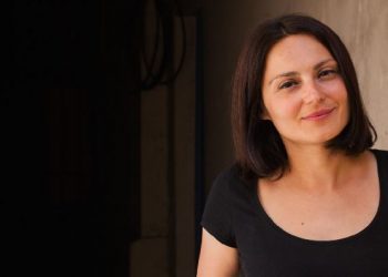 Poeteka mbledh artistët e huaj në Tiranë