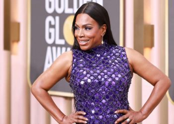 Makeup me ngjyrë lejla, ky do të jetë trendi për vitin 2023