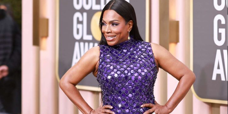 Makeup me ngjyrë lejla, ky do të jetë trendi për vitin 2023