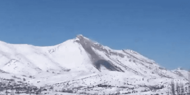 Pas tërmetit, tymi nga mali shkakton panik në Turqi