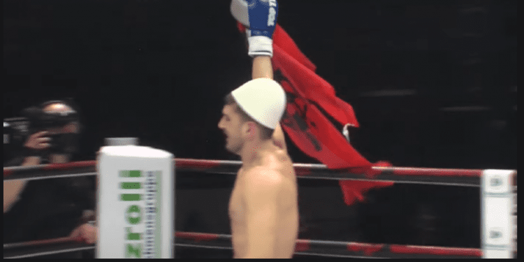 Gjithë shqiptaria në këmbë, boksieri Valon Ahmeti fiton me nokaut