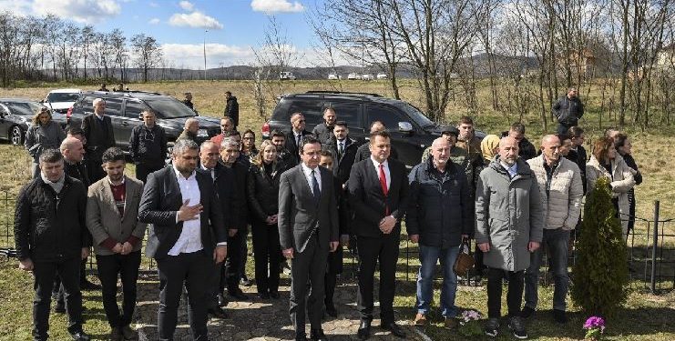 Kurti: Masakra ndaj familjes Bogujevci e Duriqi është dëshmi e gjenocidit të Serbisë në Kosovë