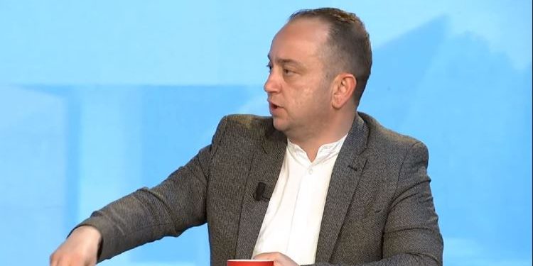 Ahmeti tregon argumentet që vendimet Kushtetuese mund ta rrëzojnë presidenten