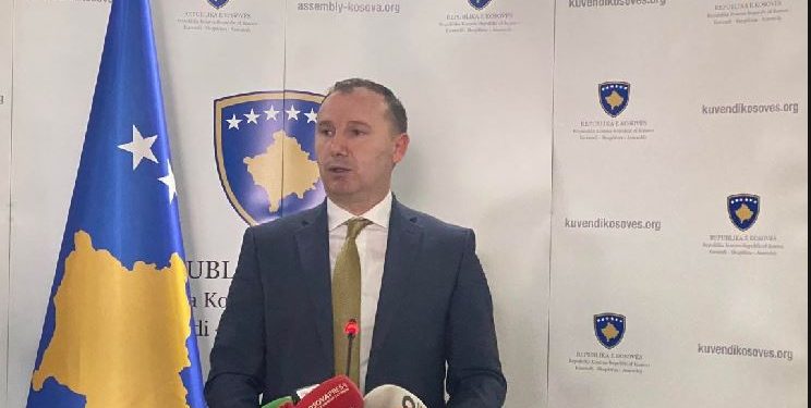 Zemaj: Takimi i Ohrit e shpërfaq mashtrimin 15-vjeçar të Kurtit