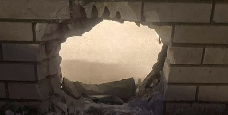 Ndodh edhe kjo, arratisen nga burgu në Virxhinia me furçë dhëmbësh