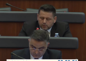 Berisha-Kurtit: Më ke pelqy sa ishe kundër Asociacionit, por po shihet që nuk është ajo këngë më