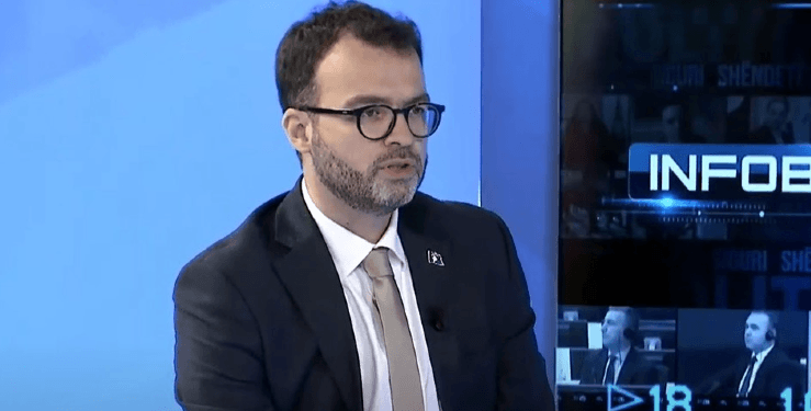 Vela: Ndërhyrja e NATO-s kundër Jugosllavisë çoi në liri dhe paqe Kosovën