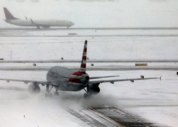 Bora e madhe shkakton probleme në Britani të Madhe, anulohen disa fluturime