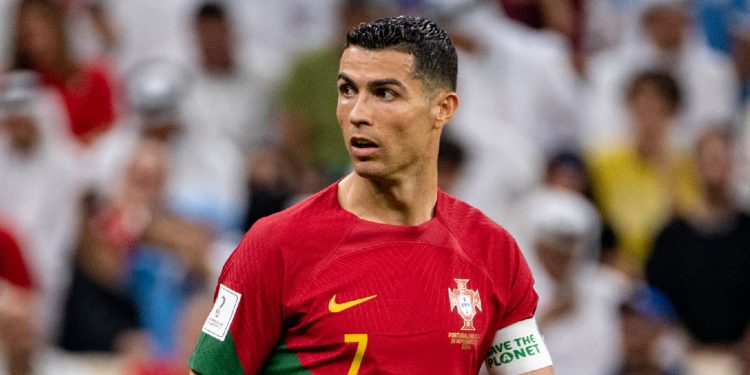 Ronaldo thyen rekorde për paraqitje ndërkombëtare