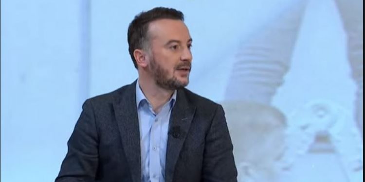 Molliqaj: Kurti është më rezistent në dialog me Serbinë se Thaçi e Mustafa