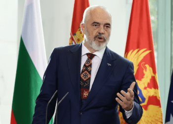 Rama: Brenda 2 viteve, paga mesatare do të jetë 900 euro