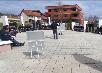 Kadetët e FSK-së në ditën e studimit fushor mësuan për betejën e Jasharajve