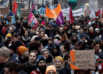 Sindikatat e punëtorëve hyjnë në grevë mbarëkombëtare në Francë