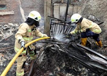 19 persona vdesin nga shpërthimi i zjarrit në një depo karburanti në Indonezi