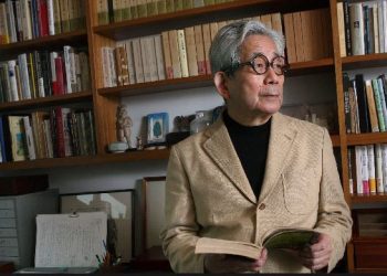 Vdes fituesi i çmimit Nobel, shkrimtari japonez Kenzaburo Oe