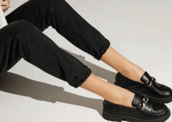 “Chunky loafers” modeli më i përhapur i këpucëve kohëve të fundit