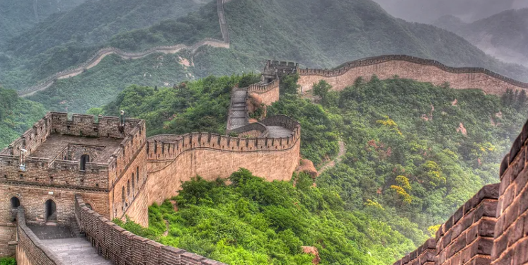 Kina rihap kufijtë për turistët e huaj për herë të parë që nga shpërthimi i Covid-19