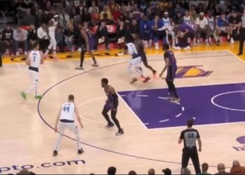 Lakers mposhtet nga Maveriks!