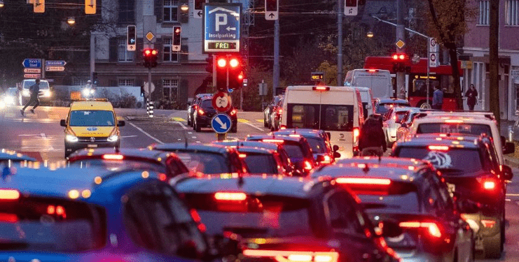 Nga viti 2035, makinat e reja me benzinë ose naftë nuk do të lejohen të shiten në BE