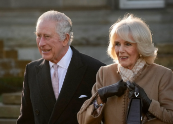 Kjo është dhurata e veçantë që emocionoi Mbretin Charls