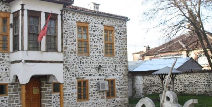 Hapet ekspozita për Mësonjëtoren e Parë Shqipe