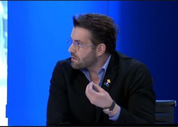 Gjinovci: Kolegjet private e kanë shkatërruar cilësinë e arsimit, japin diploma pa cilësi!