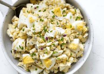 Sallatë me vezë të ziera