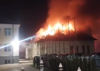 Përfshihet nga zjarri një shkollë në Ferizaj