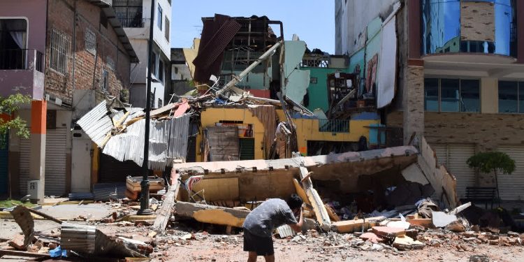 Tërmeti 6.8 ballë godet Ekuadorin dhe Perunë, të paktën 15 të vdekur