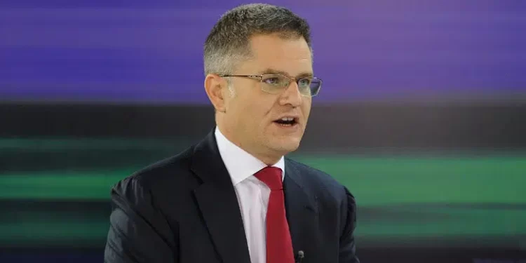 Ish-kryediplomati serb: Tradhëtia e Vuçiqit mund të parandalohet vetëm me referendum