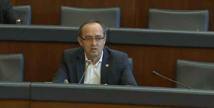 Hoti: Krimi makabër i Mejës së Gjakovës nuk duhet harruar