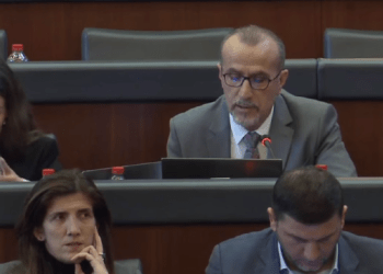 Haxhiu: Janë keqpërdorur 12 milionë euro nga bordi i SHSKUK-së, Vitia i kthen përgjigje