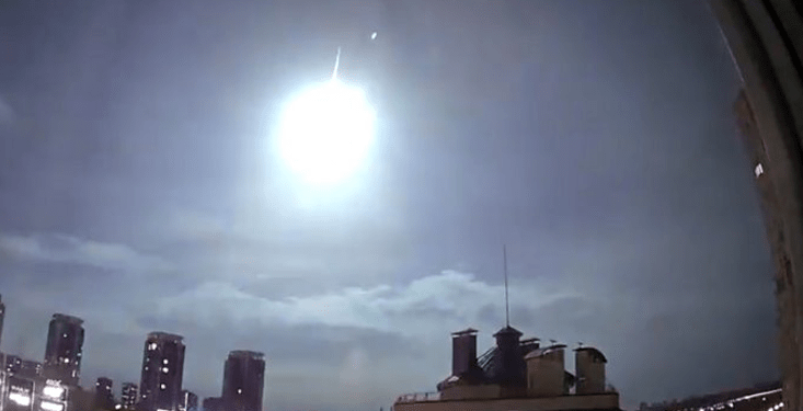 Drita misterioze në Kiev, NASA thotë se nuk ishte sateliti i saj