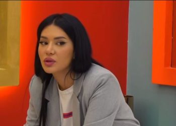 Efi i drejtohet vajzave: Mund t’iu përballoj 10 banorë përballë meje!